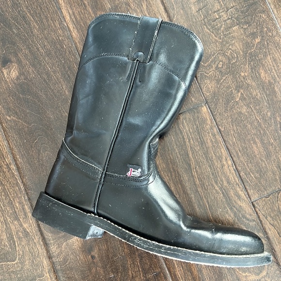 Brand new boots - Picture 2 of 3